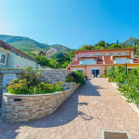 Apartments Enigma - With Private Parking Mostar Zewnętrze zdjęcie